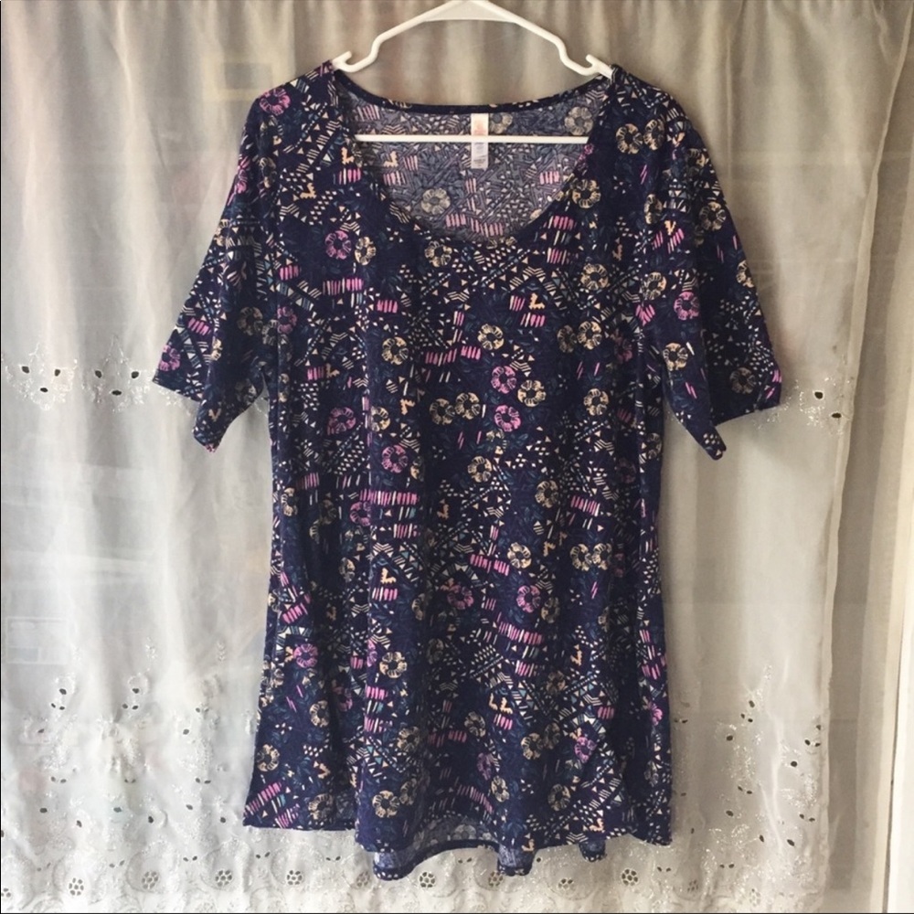 XL Lularoe Perfect Tee